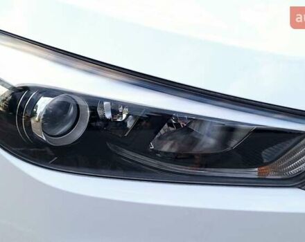 Хендай Туксон 2016 в Коломые на Automoto.ua Белый Хендай Туксон, объемом двигателя 2 л и пробегом 221 тыс. км за 16300 $, фото 3 на Automoto.ua