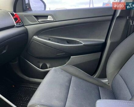 Белый Хендай Туксон, объемом двигателя 2 л и пробегом 147 тыс. км за 18740 $, фото 26 на Automoto.ua