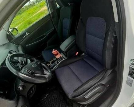 Білий Хендай Туксон, об'ємом двигуна 0 л та пробігом 77 тис. км за 9800 $, фото 10 на Automoto.ua