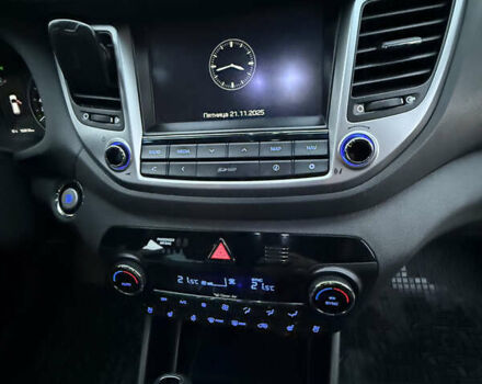 Белый Хендай Туксон, объемом двигателя 2 л и пробегом 152 тыс. км за 18500 $, фото 42 на Automoto.ua