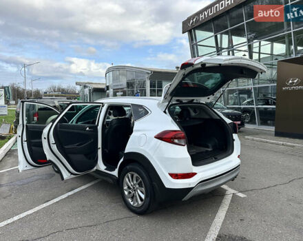 Білий Хендай Туксон, об'ємом двигуна 1.59 л та пробігом 82 тис. км за 17300 $, фото 27 на Automoto.ua