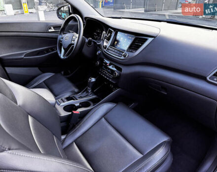 Хендай Туксон 2016 в Одессе на Automoto.ua Белый Хендай Туксон, объемом двигателя 2 л и пробегом 148 тыс. км за 20500 $, фото 13 на Automoto.ua