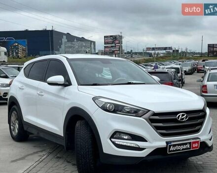 Белый Хендай Туксон, объемом двигателя 2 л и пробегом 147 тыс. км за 18740 $, фото 2 на Automoto.ua