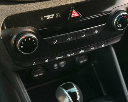 Белый Хендай Туксон, объемом двигателя 2 л и пробегом 184 тыс. км за 19700 $, фото 9 на Automoto.ua