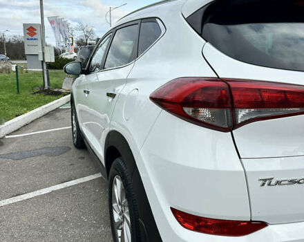 Білий Хендай Туксон, об'ємом двигуна 1.59 л та пробігом 82 тис. км за 17300 $, фото 6 на Automoto.ua