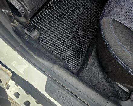 Білий Хендай Туксон, об'ємом двигуна 0 л та пробігом 77 тис. км за 9800 $, фото 14 на Automoto.ua