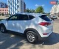 Білий Хендай Туксон, об'ємом двигуна 2 л та пробігом 185 тис. км за 13700 $, фото 5 на Automoto.ua