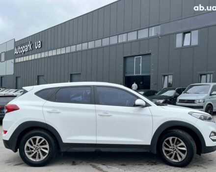 Хендай Туксон 2016 в Львове на Automoto.ua Белый Хендай Туксон, объемом двигателя 2 л и пробегом 147 тыс. км за 18740 $, фото 10 на Automoto.ua