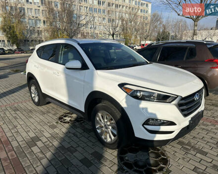 Белый Хендай Туксон, объемом двигателя 2 л и пробегом 103 тыс. км за 15800 $, фото 1 на Automoto.ua