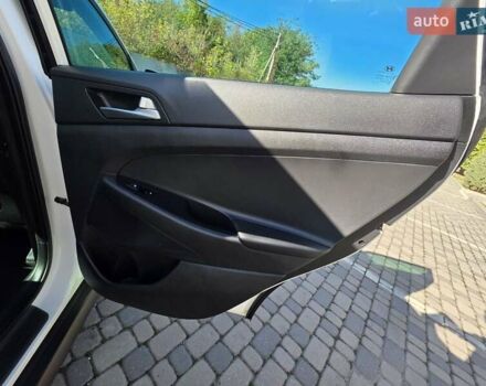 Хендай Туксон 2016 в Ивано-Франковске на Automoto.ua Белый Хендай Туксон, объемом двигателя 2 л и пробегом 148 тыс. км за 18950 $, фото 76 на Automoto.ua