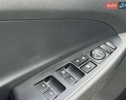 Белый Хендай Туксон, объемом двигателя 2 л и пробегом 147 тыс. км за 18740 $, фото 37 на Automoto.ua