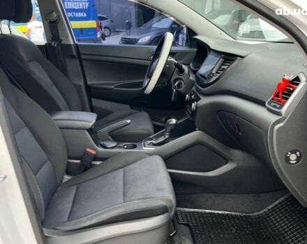 Хендай Туксон 2016 в Львове на Automoto.ua Белый Хендай Туксон, объемом двигателя 2 л и пробегом 147 тыс. км за 18740 $, фото 22 на Automoto.ua