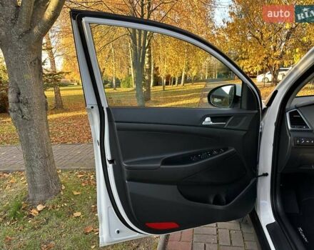 Білий Хендай Туксон, об'ємом двигуна 2 л та пробігом 148 тис. км за 22500 $, фото 43 на Automoto.ua