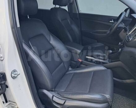 Белый Хендай Туксон, объемом двигателя 2 л и пробегом 157 тыс. км за 15500 $, фото 8 на Automoto.ua