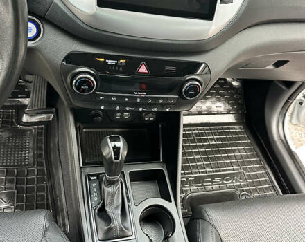 Білий Хендай Туксон, об'ємом двигуна 1.59 л та пробігом 82 тис. км за 17300 $, фото 38 на Automoto.ua