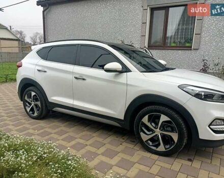 Белый Хендай Туксон, объемом двигателя 2 л и пробегом 158 тыс. км за 21000 $, фото 13 на Automoto.ua