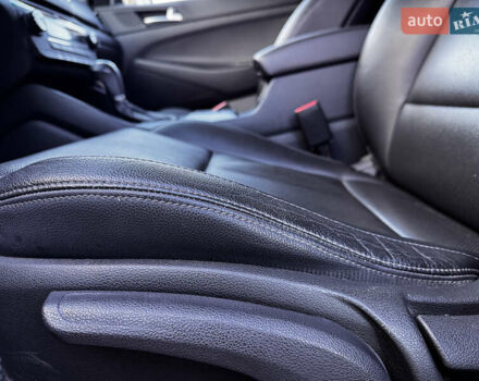 Хендай Туксон 2016 в Одессе на Automoto.ua Белый Хендай Туксон, объемом двигателя 2 л и пробегом 148 тыс. км за 20500 $, фото 11 на Automoto.ua