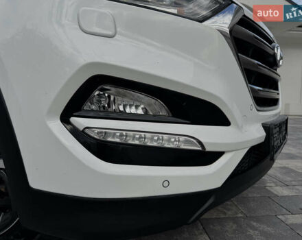 Хендай Туксон 2016 в Ивано-Франковске на Automoto.ua Белый Хендай Туксон, объемом двигателя 2 л и пробегом 95 тыс. км за 22850 $, фото 9 на Automoto.ua