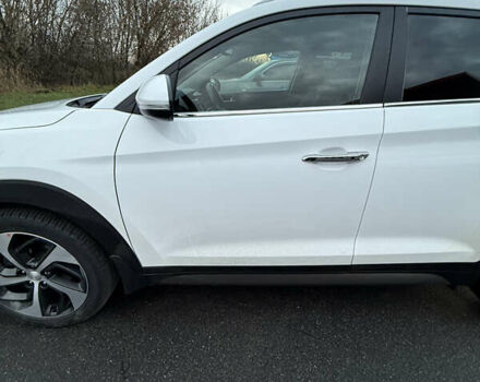 Белый Хендай Туксон, объемом двигателя 2 л и пробегом 152 тыс. км за 18500 $, фото 35 на Automoto.ua