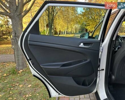 Білий Хендай Туксон, об'ємом двигуна 2 л та пробігом 148 тис. км за 22500 $, фото 51 на Automoto.ua