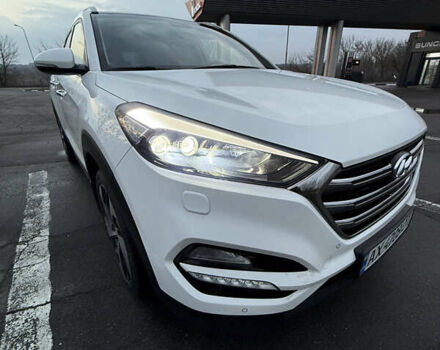 Белый Хендай Туксон, объемом двигателя 2 л и пробегом 152 тыс. км за 18500 $, фото 32 на Automoto.ua