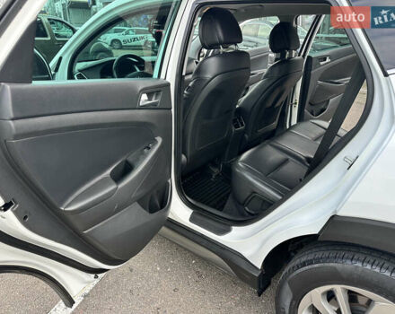 Білий Хендай Туксон, об'ємом двигуна 1.59 л та пробігом 82 тис. км за 17300 $, фото 28 на Automoto.ua