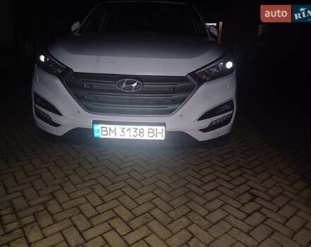 Белый Хендай Туксон, объемом двигателя 2 л и пробегом 110 тыс. км за 20700 $, фото 1 на Automoto.ua