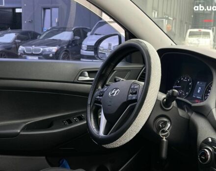 Хендай Туксон 2016 в Львове на Automoto.ua Белый Хендай Туксон, объемом двигателя 2 л и пробегом 147 тыс. км за 18740 $, фото 14 на Automoto.ua