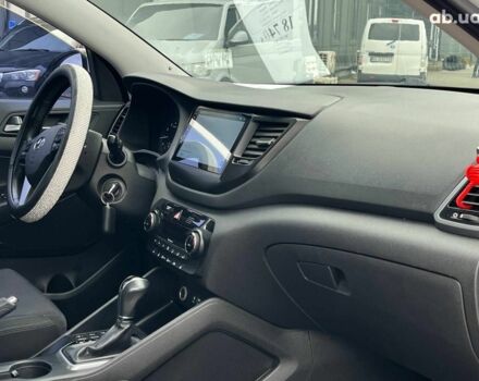 Хендай Туксон 2016 в Львове на Automoto.ua Белый Хендай Туксон, объемом двигателя 2 л и пробегом 147 тыс. км за 18740 $, фото 20 на Automoto.ua