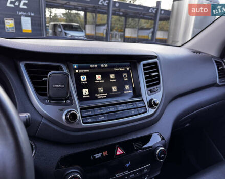 Хендай Туксон 2016 в Одессе на Automoto.ua Белый Хендай Туксон, объемом двигателя 2 л и пробегом 148 тыс. км за 20500 $, фото 8 на Automoto.ua