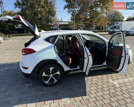 Хендай Туксон 2016 в Одессе на Automoto.ua Белый Хендай Туксон, объемом двигателя 2 л и пробегом 91 тыс. км за 20500 $, фото 13 на Automoto.ua