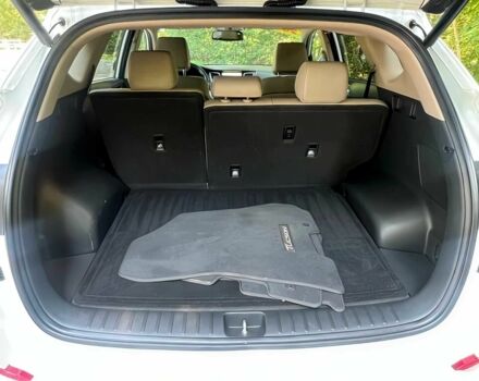 Белый Хендай Туксон, объемом двигателя 1.6 л и пробегом 79 тыс. км за 5900 $, фото 14 на Automoto.ua