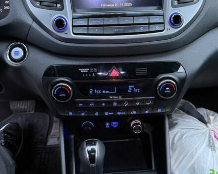 Белый Хендай Туксон, объемом двигателя 2 л и пробегом 152 тыс. км за 18500 $, фото 14 на Automoto.ua