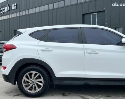 Хендай Туксон 2016 в Львове на Automoto.ua Белый Хендай Туксон, объемом двигателя 2 л и пробегом 147 тыс. км за 18740 $, фото 9 на Automoto.ua