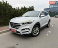 Белый Хендай Туксон, объемом двигателя 2 л и пробегом 186 тыс. км за 17700 $, фото 1 на Automoto.ua