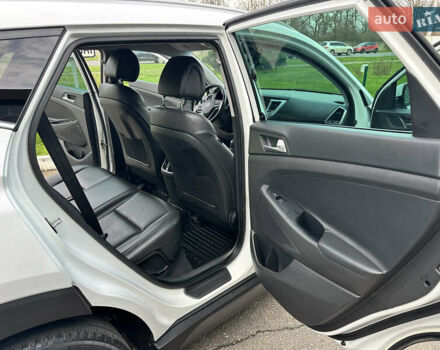 Білий Хендай Туксон, об'ємом двигуна 1.59 л та пробігом 82 тис. км за 17300 $, фото 30 на Automoto.ua