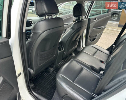 Білий Хендай Туксон, об'ємом двигуна 1.59 л та пробігом 82 тис. км за 17300 $, фото 29 на Automoto.ua