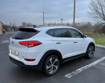 Белый Хендай Туксон, объемом двигателя 2 л и пробегом 152 тыс. км за 18500 $, фото 4 на Automoto.ua