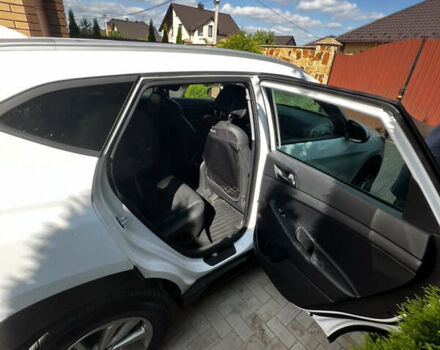 Белый Хендай Туксон, объемом двигателя 2 л и пробегом 220 тыс. км за 17800 $, фото 9 на Automoto.ua