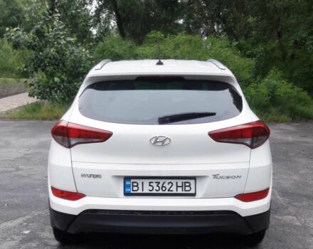 Белый Хендай Туксон, объемом двигателя 2 л и пробегом 110 тыс. км за 15600 $, фото 3 на Automoto.ua