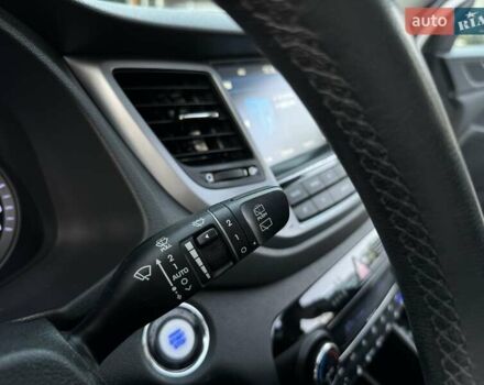 Білий Хендай Туксон, об'ємом двигуна 2 л та пробігом 175 тис. км за 18200 $, фото 36 на Automoto.ua