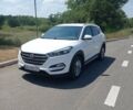 Белый Хендай Туксон, объемом двигателя 2 л и пробегом 90 тыс. км за 17250 $, фото 1 на Automoto.ua