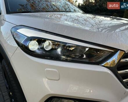 Білий Хендай Туксон, об'ємом двигуна 2 л та пробігом 148 тис. км за 22500 $, фото 80 на Automoto.ua