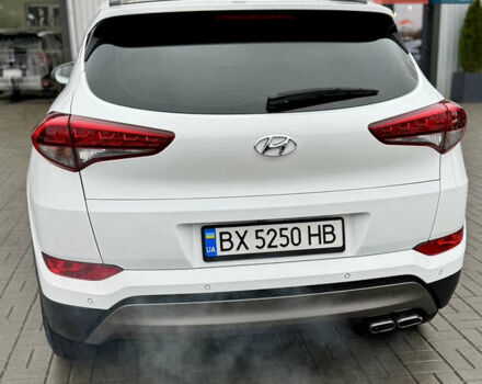 Белый Хендай Туксон, объемом двигателя 2 л и пробегом 173 тыс. км за 17200 $, фото 5 на Automoto.ua