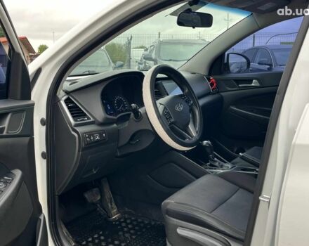 Хендай Туксон 2016 в Львове на Automoto.ua Белый Хендай Туксон, объемом двигателя 2 л и пробегом 147 тыс. км за 18740 $, фото 39 на Automoto.ua