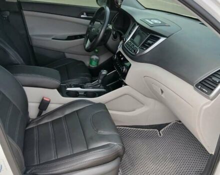 Белый Хендай Туксон, объемом двигателя 1.6 л и пробегом 106 тыс. км за 16500 $, фото 11 на Automoto.ua