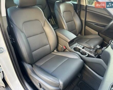 Білий Хендай Туксон, об'ємом двигуна 2 л та пробігом 148 тис. км за 22500 $, фото 56 на Automoto.ua