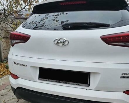Белый Хендай Туксон, объемом двигателя 2 л и пробегом 187 тыс. км за 24000 $, фото 20 на Automoto.ua