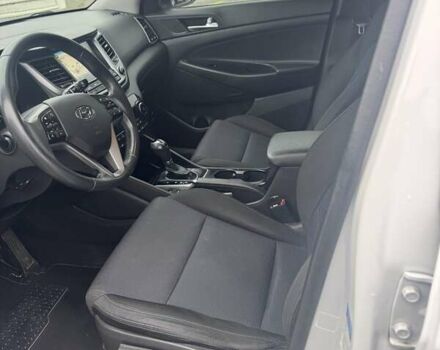 Белый Хендай Туксон, объемом двигателя 1.7 л и пробегом 149 тыс. км за 18200 $, фото 17 на Automoto.ua