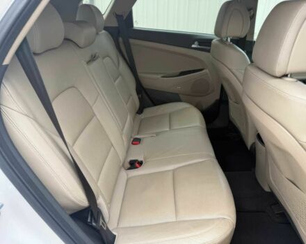 Белый Хендай Туксон, объемом двигателя 1.6 л и пробегом 50 тыс. км за 3500 $, фото 11 на Automoto.ua